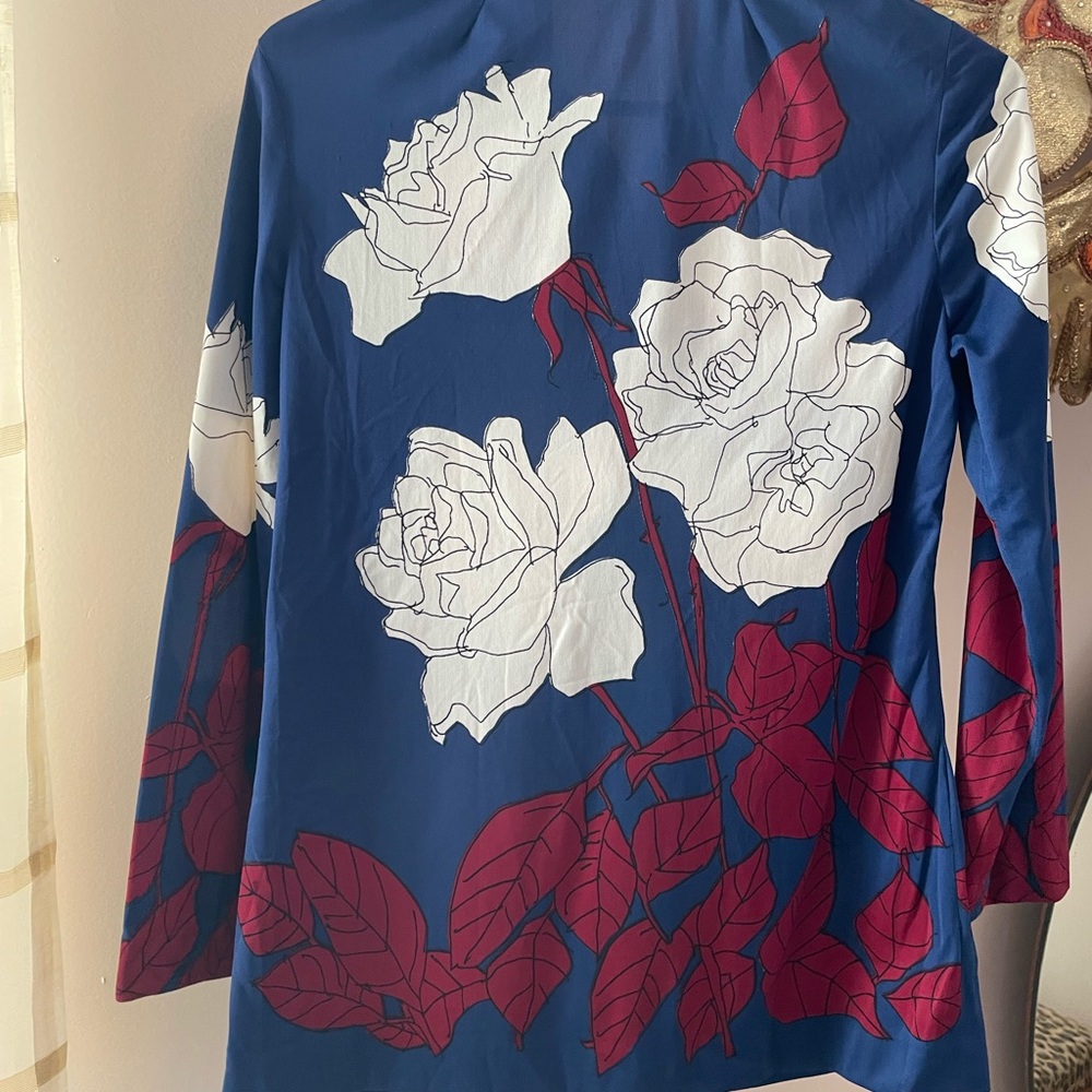 Vera Neumann Signed Floral Button-Up Nylon Shirt with Red and White Design - Picture 5 of 7